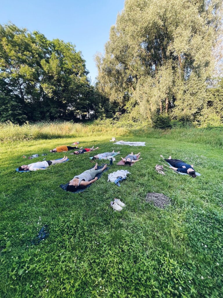 Image Cours yoga plein air - Tours - Deux Lions - 2024