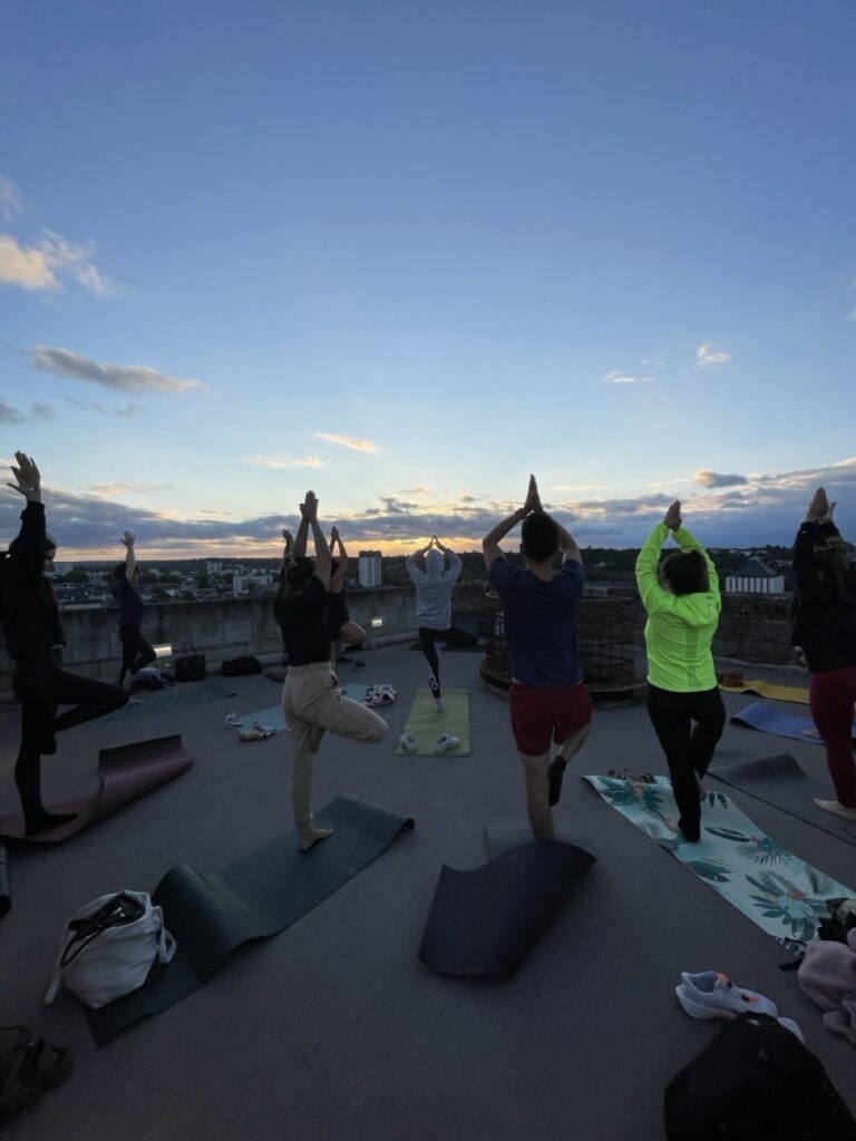 Yoga & Sunset - Coucher de soleil en haut de la Tour Charlemagne - Holi Carma Yoga