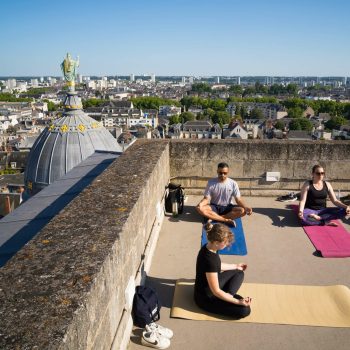 Cours de yoga en haut de la Tour Charlemagne 2025/05/29